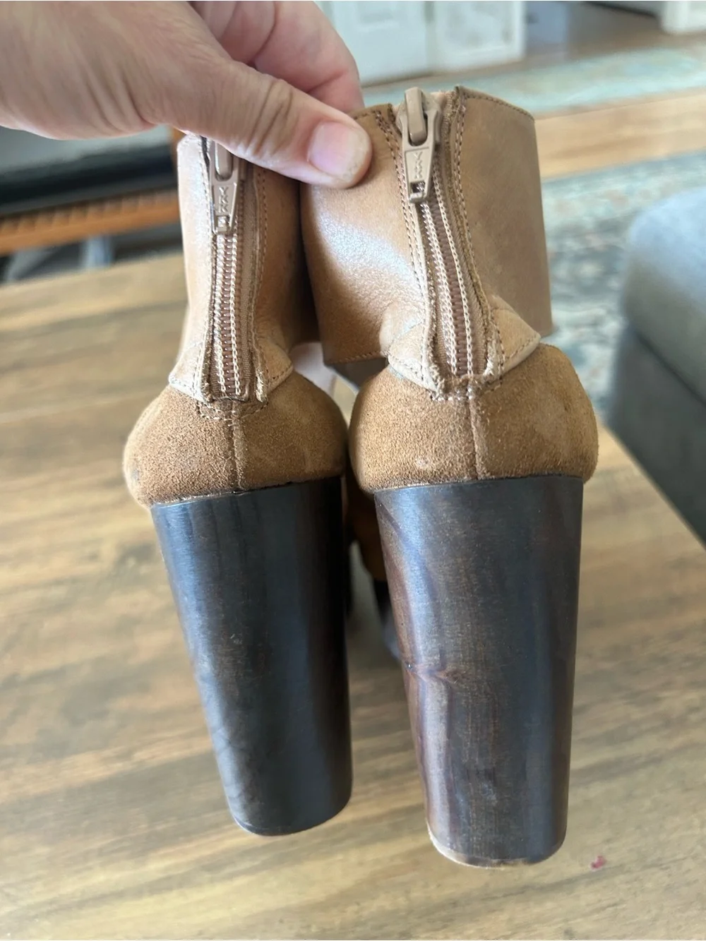 Free People Horizon Clogs gorgeous tan Platform Clogs like new size 38 7.5